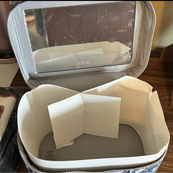Dior Around The World Vanity Case With Mirror - Picture 2 of 3